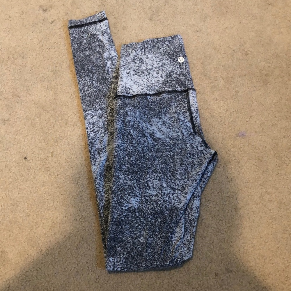 Lulu lemon black and white spotted yoga pants.